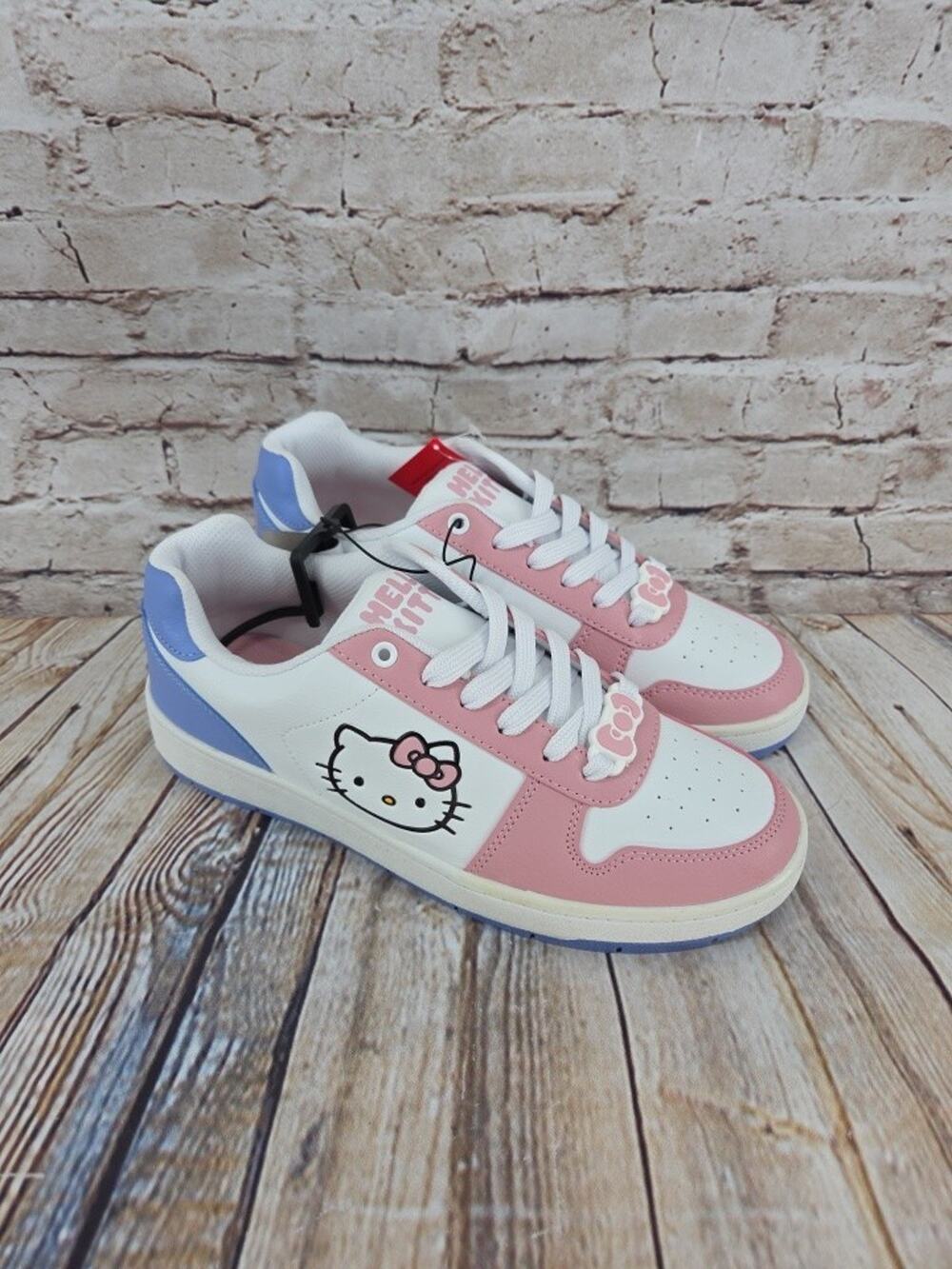 Sanrio Hello Kitty Women's Sneakers Size 10 Lace Up Logo Bow NEW